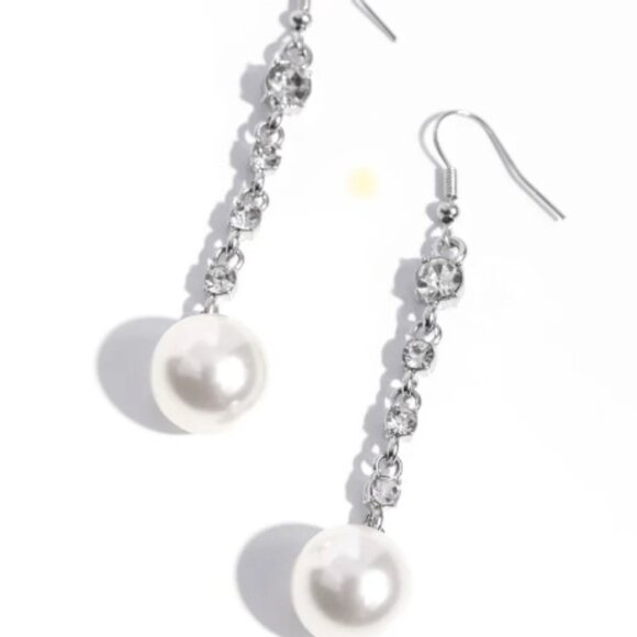 Genial Glam - White Earring - Picture 2 of 2